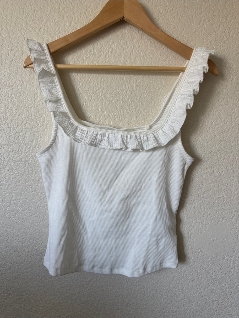 H&M White Ruffle Scoop Ribbed Tank